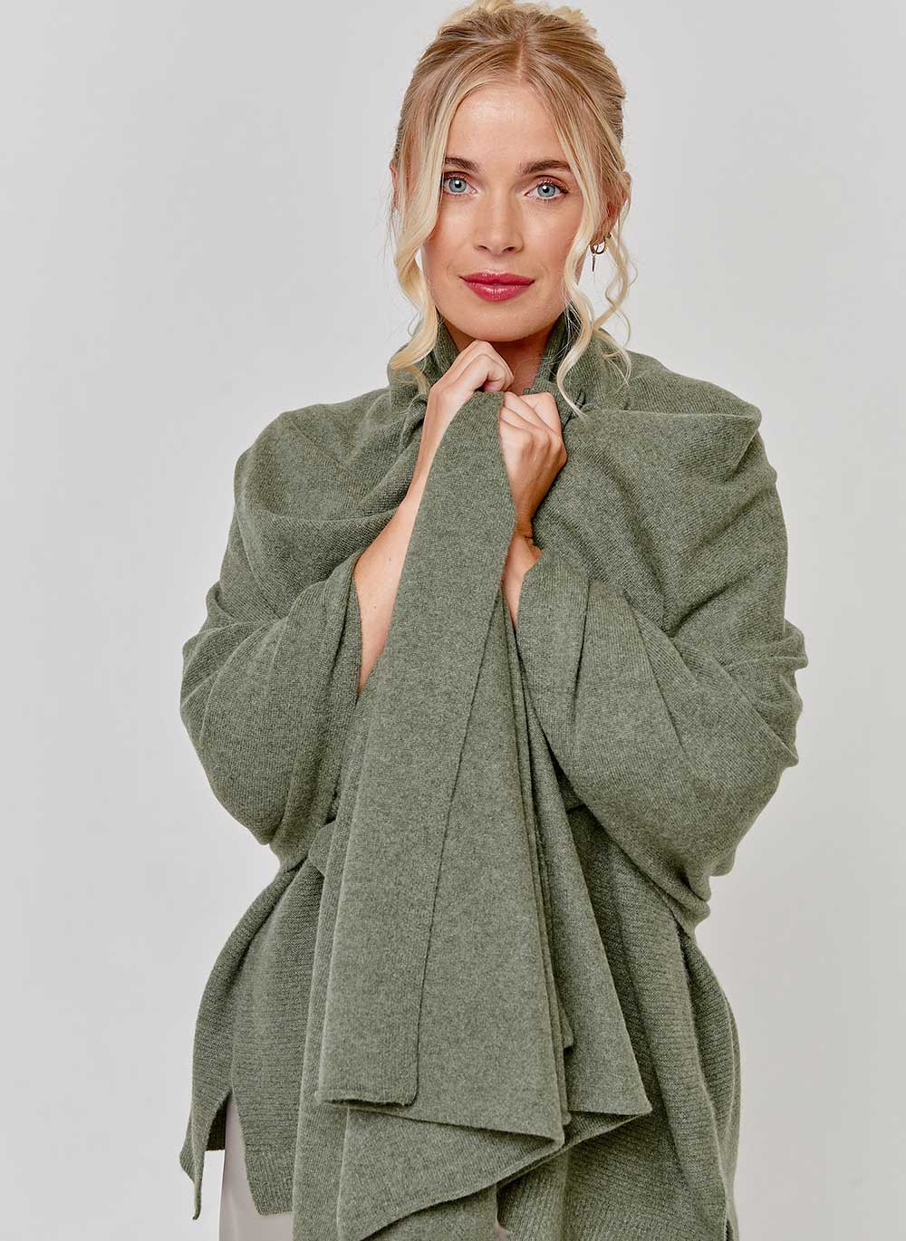 forest-green-cashmere-travel-
