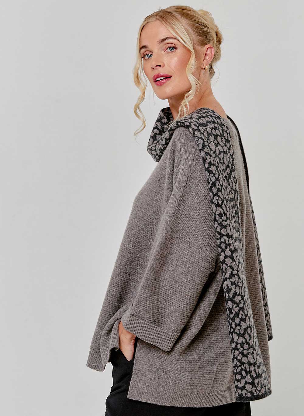 Sutton Taupe Poncho Sutton Taupe Poncho